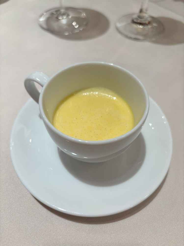 とうもろこしのポタージュが絶品。他のお料理も大変美味しく、ゲストに喜ばれそうだと感じました。