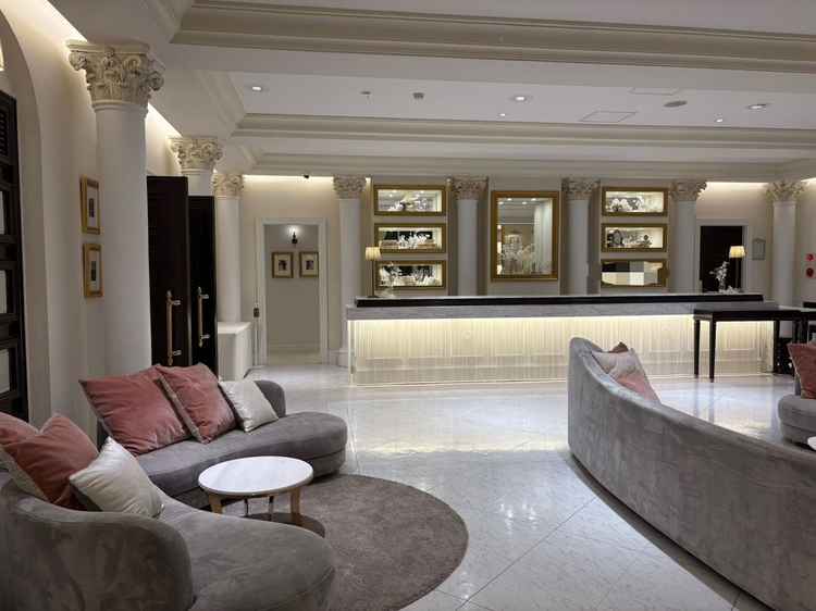 ゲストの待合室は開放感があり、外にも出れるようになっていて、個性がだせるスペースもあり気に入りました