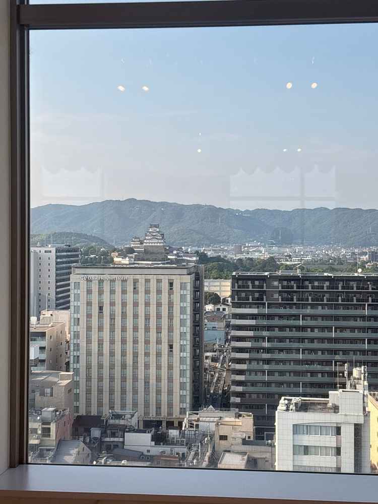 最上階からの外の景色でまで見え山も遠くまで見えいい景色であった。