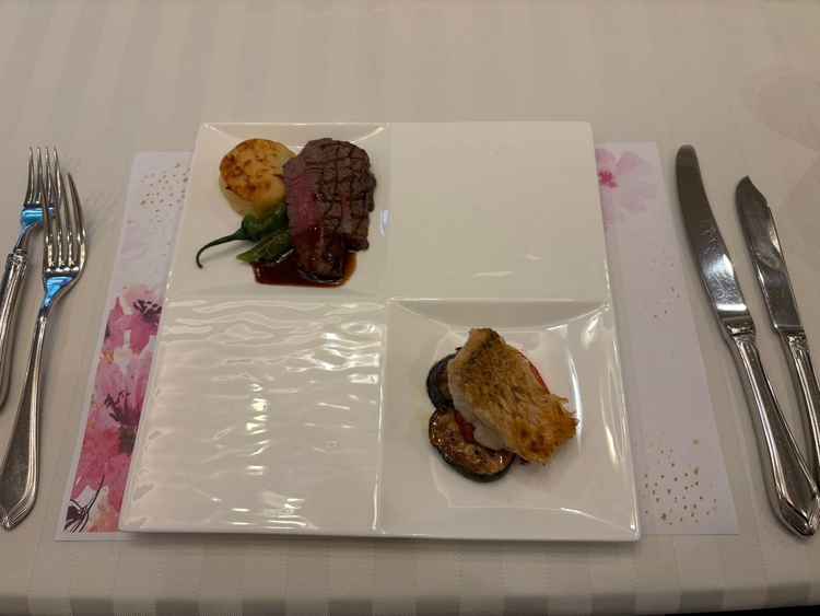 試食。お肉は柔らかく美味しかった。