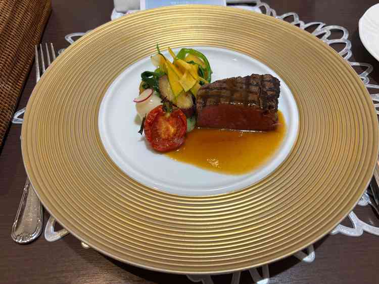 楽しみにしていたワンプレートお料理。どれも文句なくお肉も柔らかくてとても美味しかったです