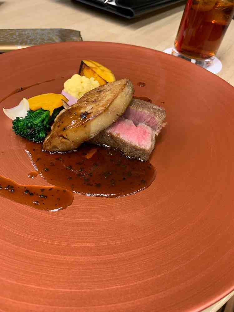 とても柔らかく、料理の説明もよくしてくれた