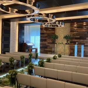 チャペル。席の配置が柔軟に変えられる。