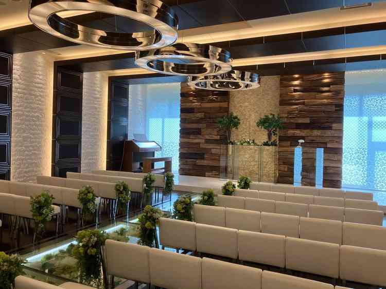 チャペル。席の配置が柔軟に変えられる。