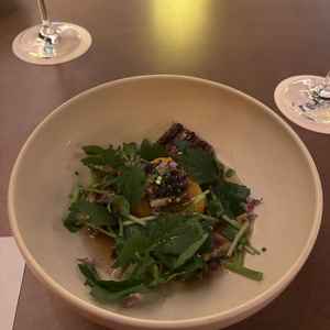 焼きおにぎりのひつまぶしです。和食ですが、5ヶ国ほどのスパイスや食材を使っているそうです。