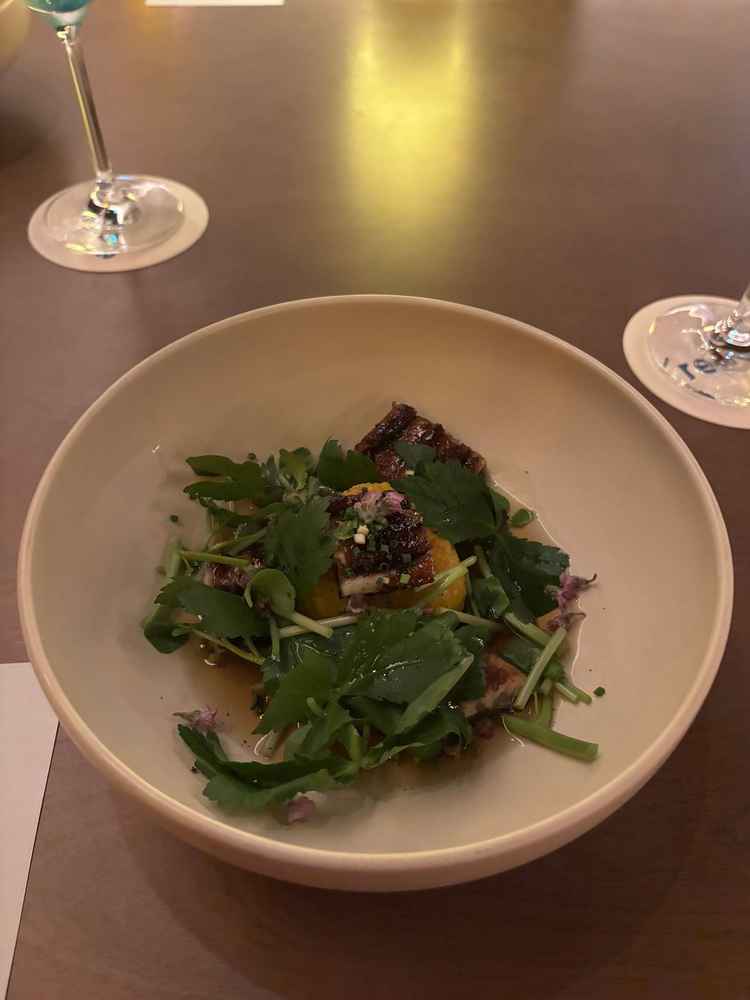 焼きおにぎりのひつまぶしです。和食ですが、5ヶ国ほどのスパイスや食材を使っているそうです。