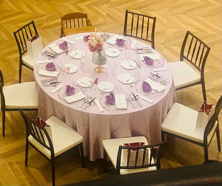 テーブルコーディネート。新婦さんがラプンツェルをイメージしてコーディネートしたらしく、本当にかわいい