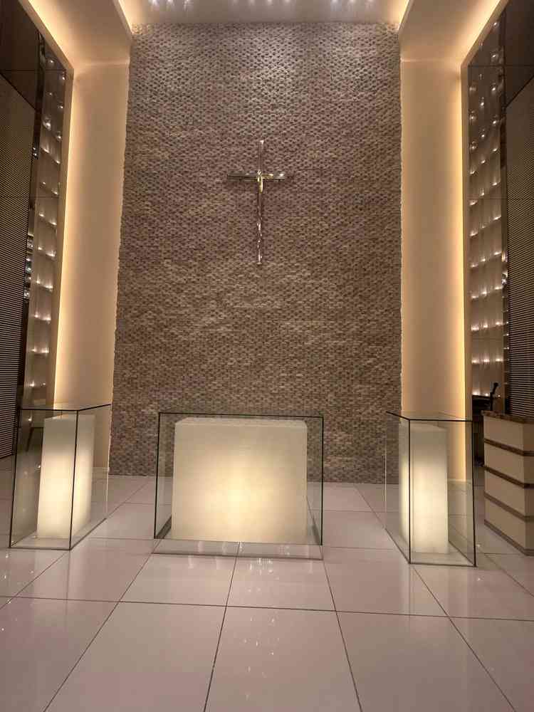 白と透明をモチーフにした、教会で光の演出を帰ることができてめちゃくちゃ綺麗だった。そんなに広すぎない