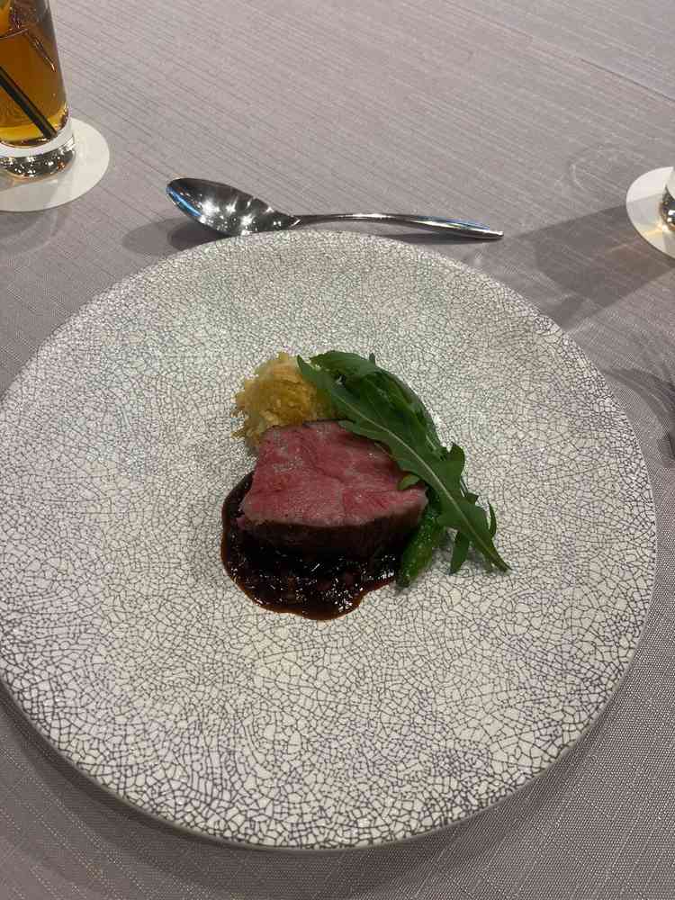 試食のメイン料理。味噌ソースで京都らしさを感じる逸品だった、付け合わせの里芋のポテトも美味しかった。