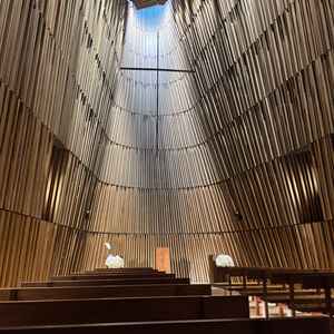 木目のチャペル