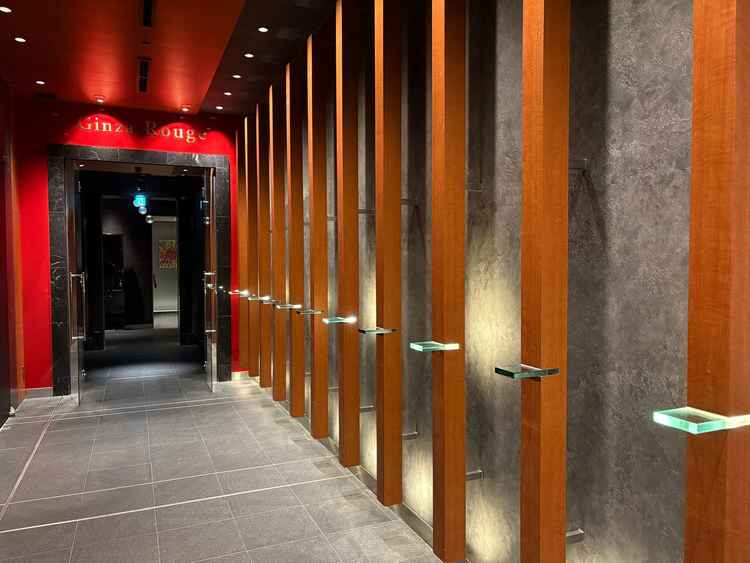 会場入り口。おしゃれな雰囲気が感じられた。