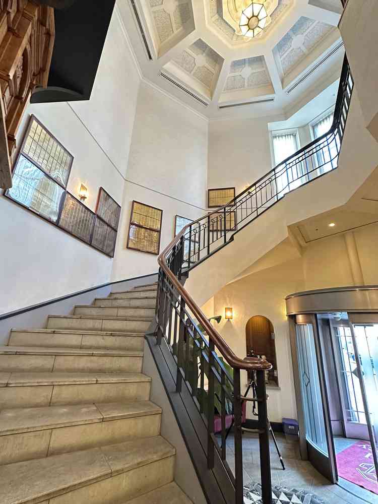 入ってすぐの螺旋階段。ここでの写真が綺麗で自分も撮りたいと思った。