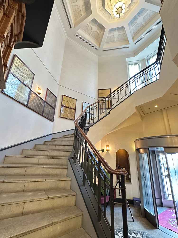 入ってすぐの螺旋階段。ここでの写真が綺麗で自分も撮りたいと思った。