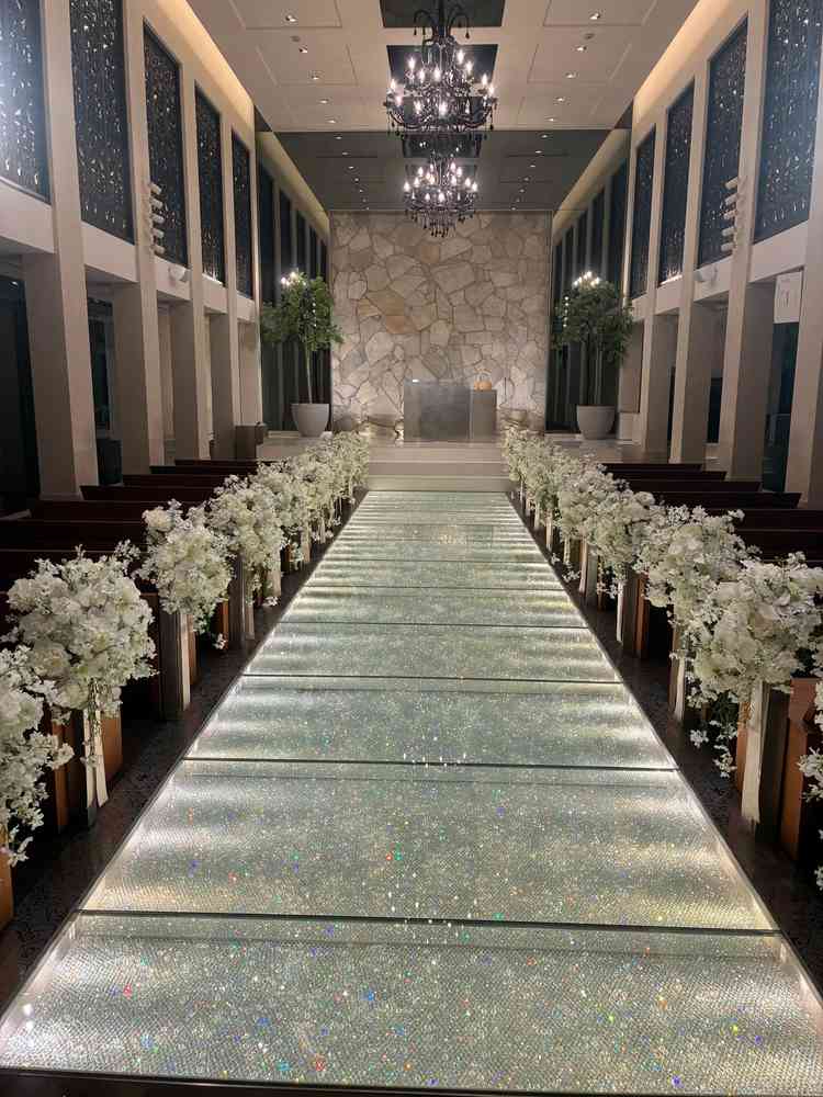 キラキラ輝くチャペル