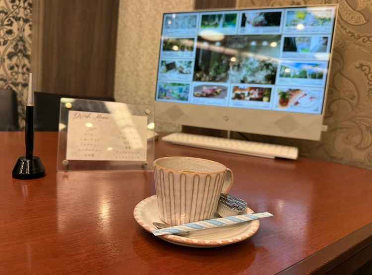 飲み物をいただき、お見積もりなどを待っている間にパソコンで色々見ることができてよかった！