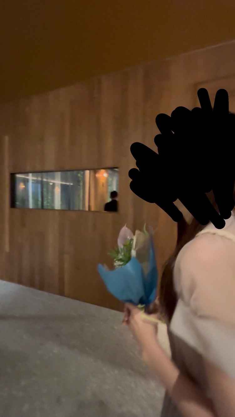 マジックミラーになっていて、赤ちゃん連れでも個室内で、結婚式を見守れるのが魅力でした。