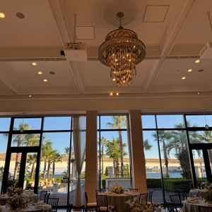 外の明るさと中の明るさの調整ができる。