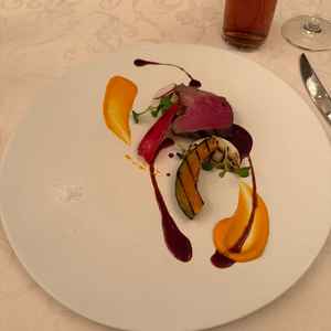 試食会での黒毛和牛のグリエ。お肉の香ばしさがとても美味しかったです。