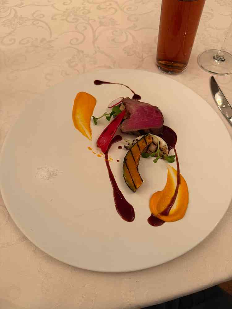 試食会での黒毛和牛のグリエ。お肉の香ばしさがとても美味しかったです。