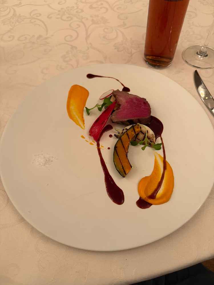 試食会での黒毛和牛のグリエ。お肉の香ばしさがとても美味しかったです。