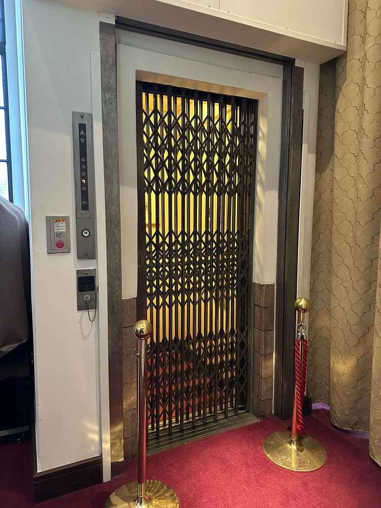 京都で2番目に古いエレベーター