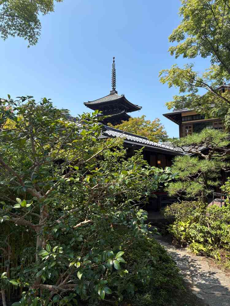 式場を出た先のガーデン。ここをバックに当日写真撮影が可能。