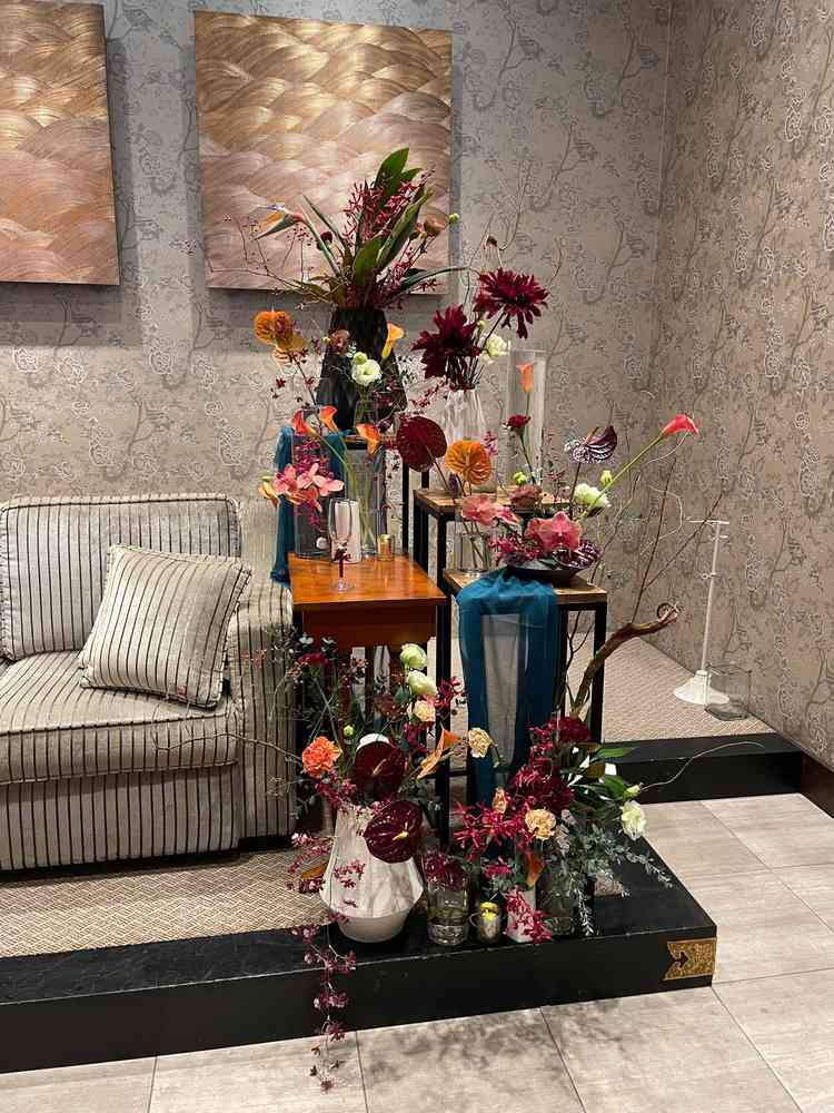 清雅のお部屋では、床は木の温もりがあり、天井やお庭は厳かな印象がありとても素敵でした。