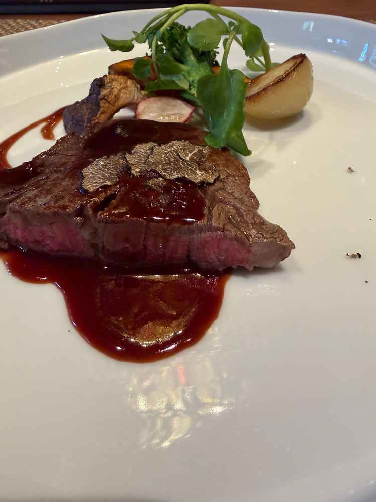 料理は味もとても良くて、この美味しさでオーダーメニューも考えれるのは良いと思った