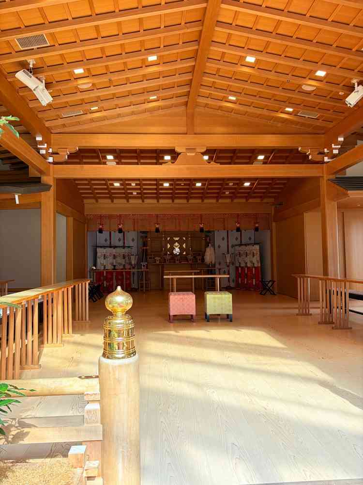 わがまま言って見させてもらった会場！和装にもピッタリ！和式だと友人の参列が難しいけど、ここなら可能！