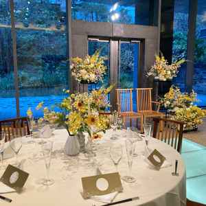 テーブルコーディネートの一例。