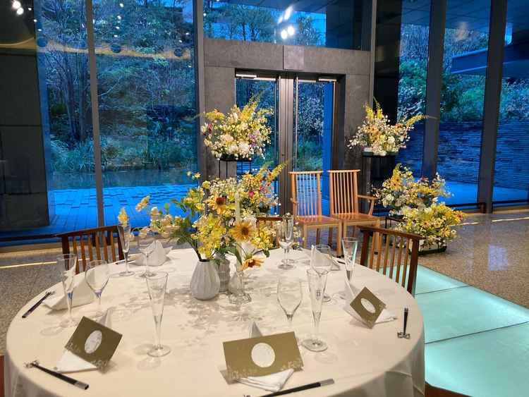 テーブルコーディネートの一例。