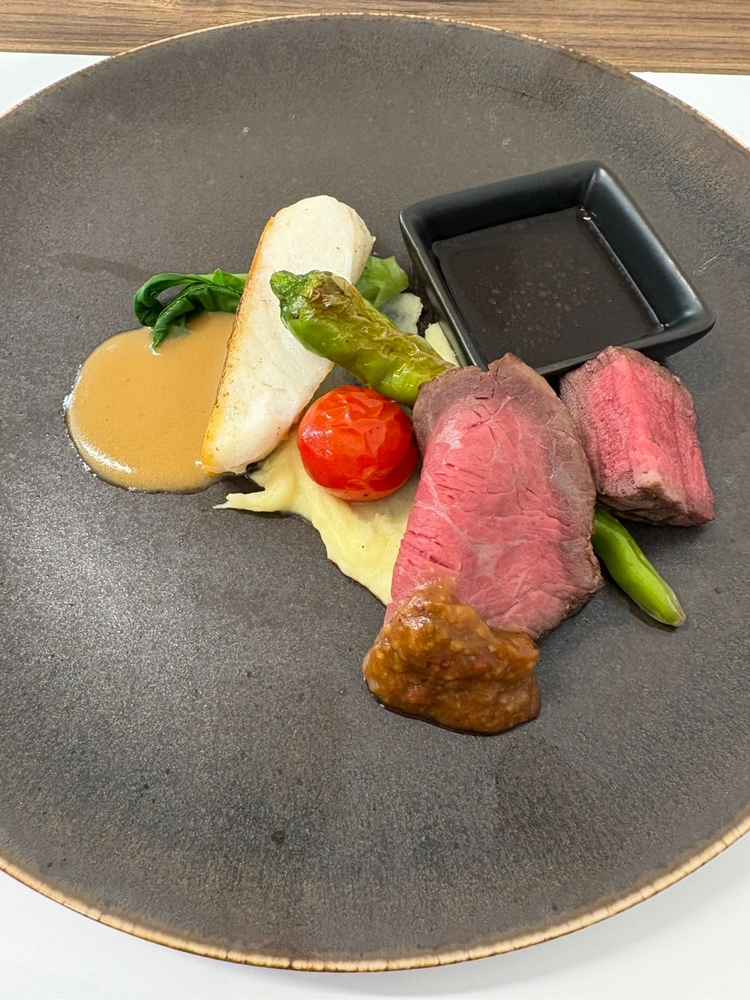 お魚とお肉のメイン料理。