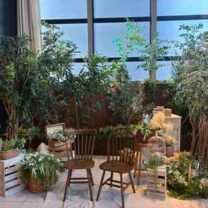 披露宴会場の写真撮影ができる場所です。屋内なのに野外のような雰囲気があり、素敵な匂いもしました。