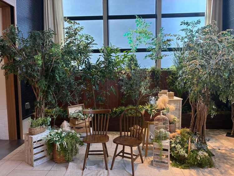 披露宴会場の写真撮影ができる場所です。屋内なのに野外のような雰囲気があり、素敵な匂いもしました。