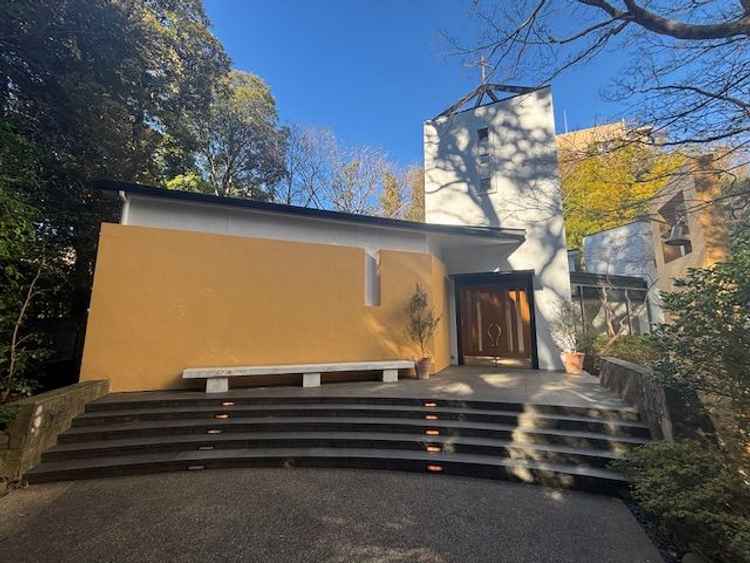 チャペルの外からの写真。ここで集合写真を撮ることも可能だそうです。