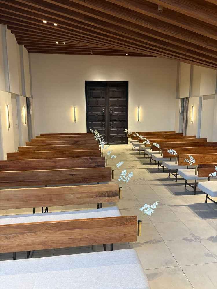 前から見たチャペルの写真