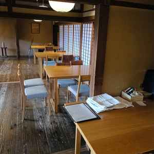 披露宴会場。和空間となっており、アットホームなパーティに向いていると思いました。