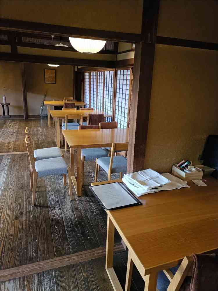 披露宴会場。和空間となっており、アットホームなパーティに向いていると思いました。