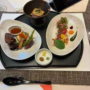 とても美味しい料理、新婦と新郎でそれぞれ別の試食を出していただきました。