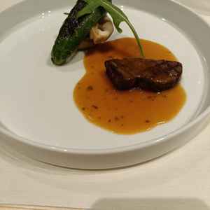 試食。肉は柔らかく、味付けもマッチしており、非常に満足できる美味しい料理でした。