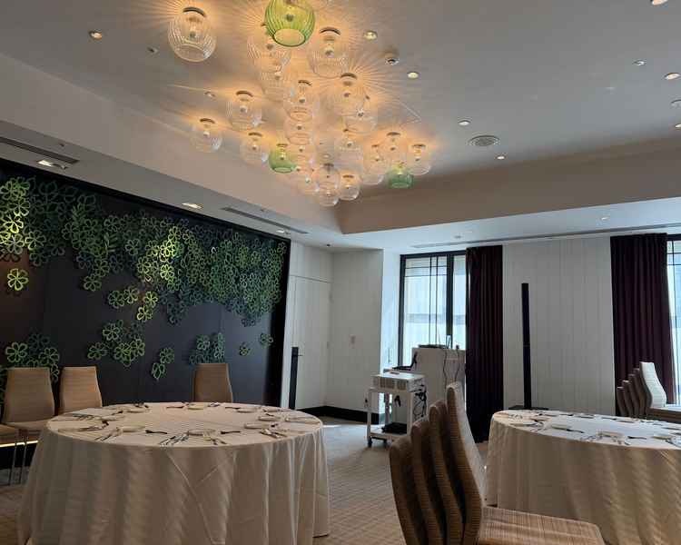 デパーチャー。披露宴会場。出発をテーマにしていて、親族の待合室として利用可能。