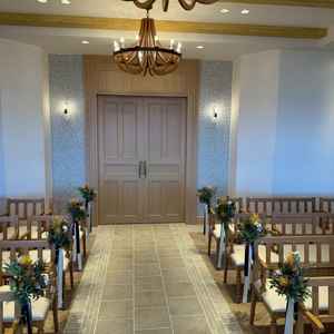 チャペル。新郎新婦からゲスト側に振り向いた時の目線。