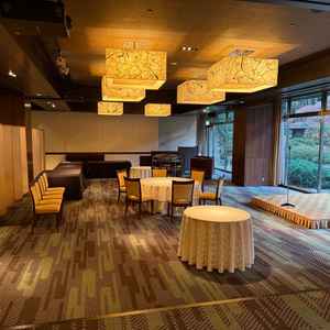 披露宴会場の大きな窓から見える景色が綺麗。