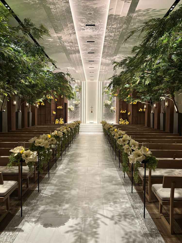 チャペルはとても広く開放感があります。