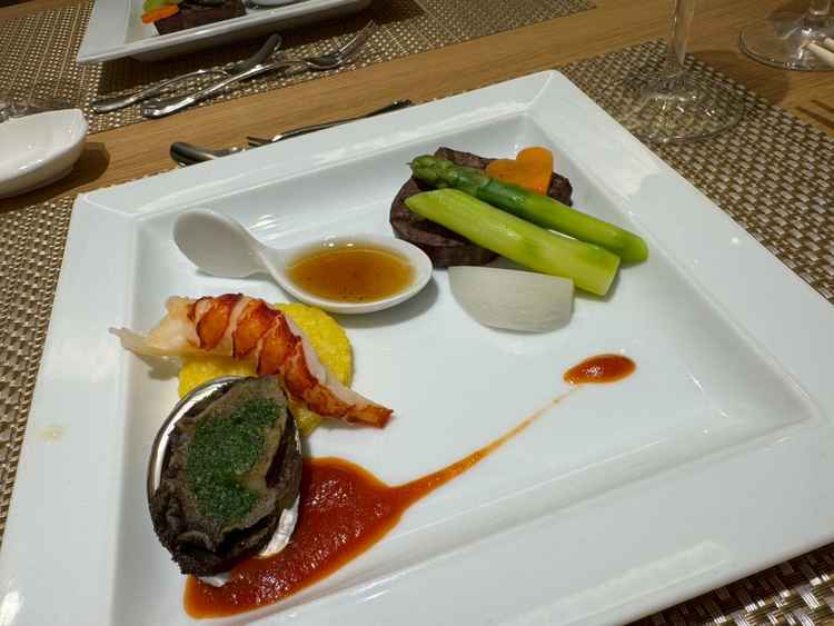 試食のメインディッシュ。良い素材が使われていて美味しかった。
