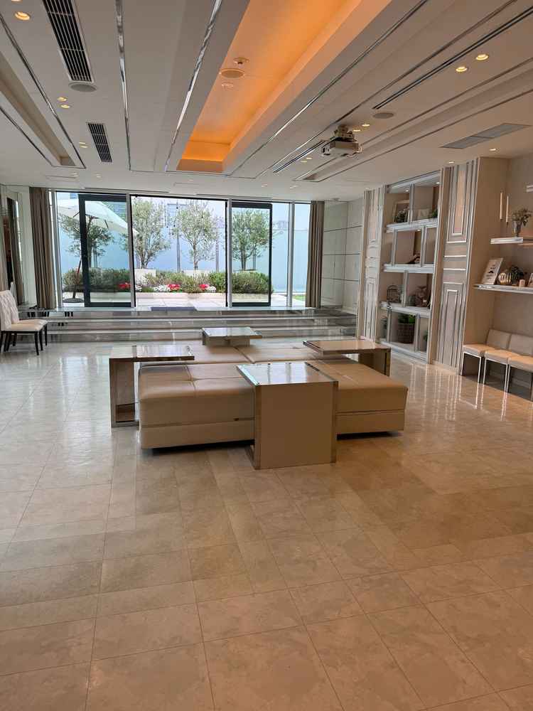 ゲストの待合室をご紹介いただきました。受付も一緒になっており非常にいいと思いました。