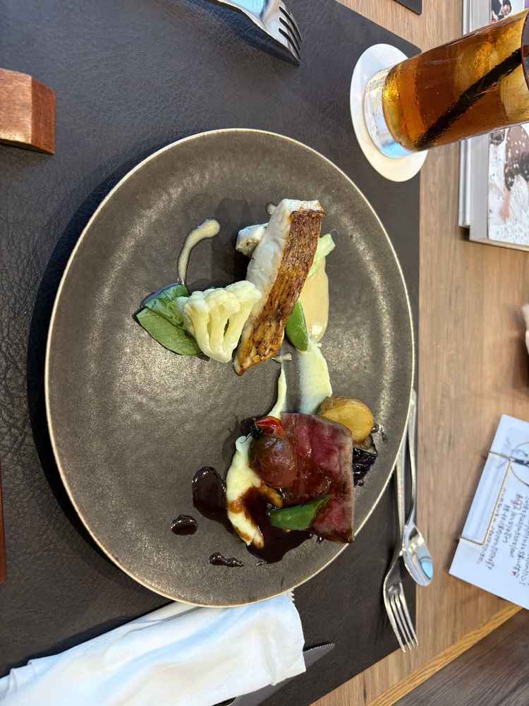 メインの魚、肉料理。どちらも本当においしかった