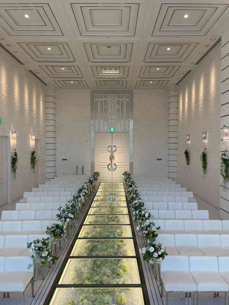 ビルの上でのチャペルは物凄く景色、雰囲気も良く魅力的なポイントの一つです。