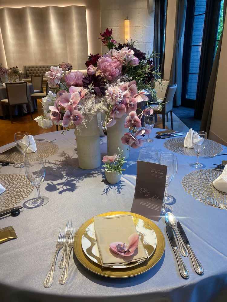 式場のビル内にお花屋さんもある会場だからこそかなうお花のバリエーション