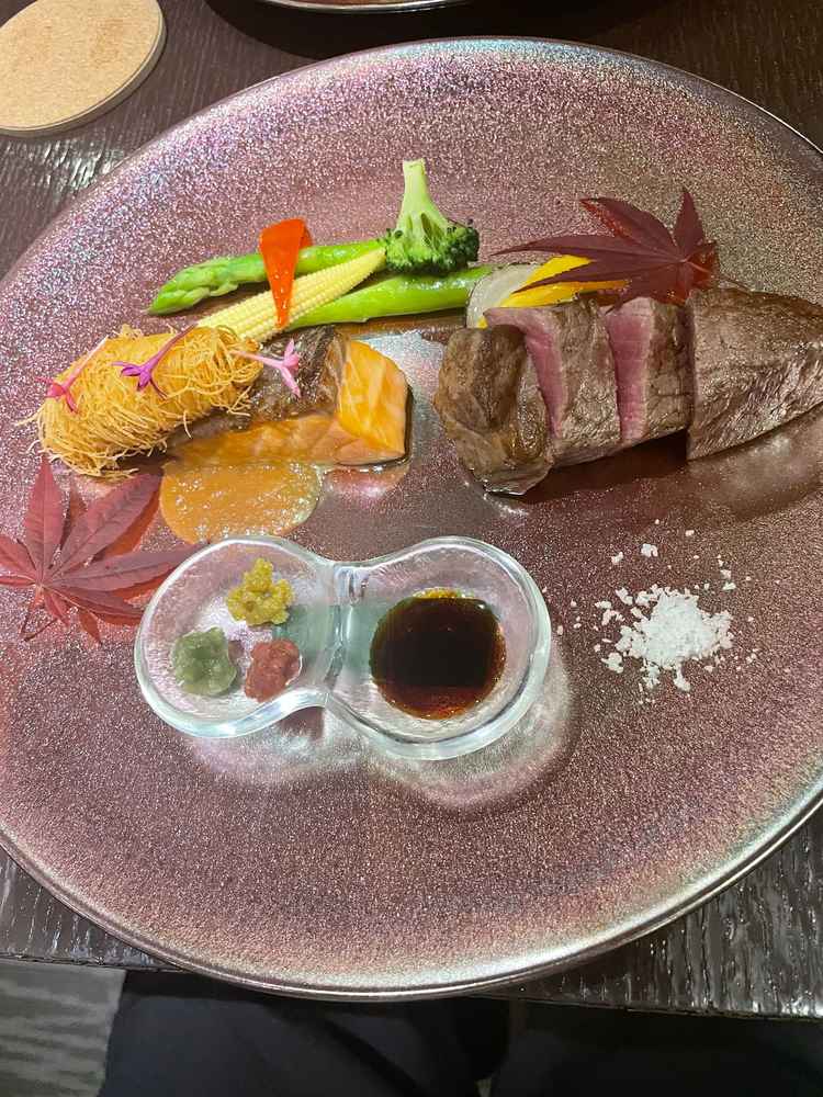 料理はお肉も魚も美味しくて満足でした。